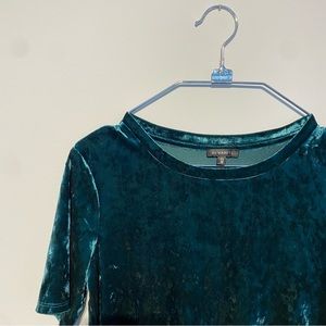 🛍️ 4 for 20$ - Dynamite Emerald Crushed Velvet T-Shirt